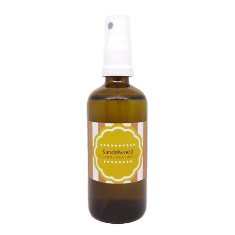 サンダルウッドミストスプレー50ml (Sandalwood Mist Spray 50ml) 深い木質調の香りが特徴であり、落ち着きとリラックスのアロマスプレー
